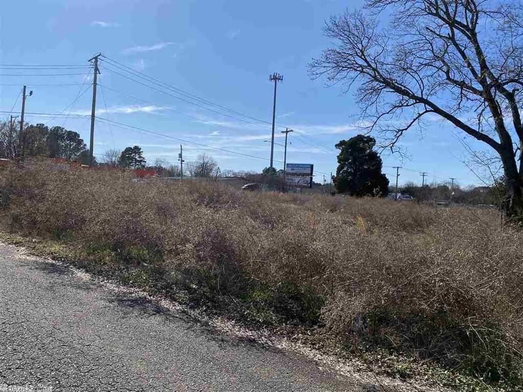 2350 E Oak St, Conway, AR 72032